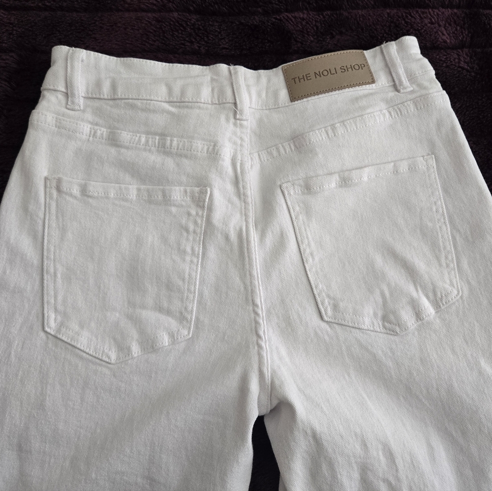 NWT Noli Beaded Jeans, Size 30 - Picture 7 of 7